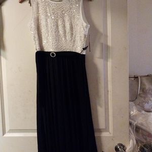 Brand New white on top embroidered sequenced, layer flowing navy button, with pr